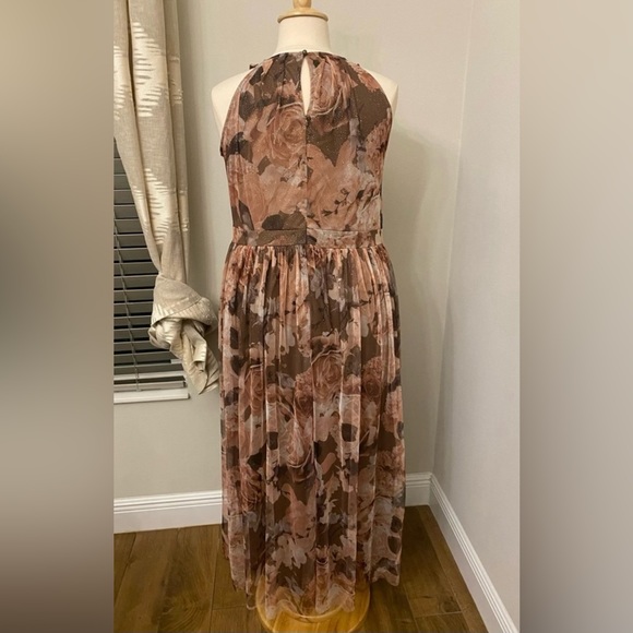 Plus Dress - Picture 3 of 5